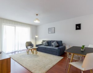 Apartament cu 3 camere decomandat, etaj intermediar, Centru 