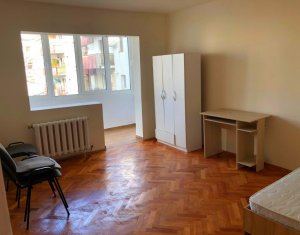 Apartament 4 camere 80 mp decomandat 2 balcoane etaj 2 din 4 Kaufland Manastur