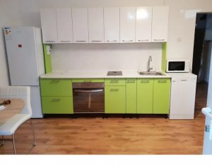 Apartament cu 4 camere decomandate, parter, zona Big