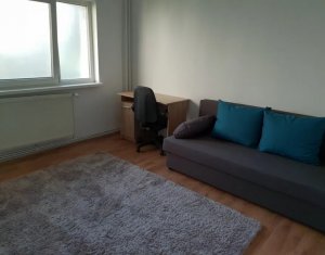 Apartament cu 4 camere decomandate, parter, zona Big