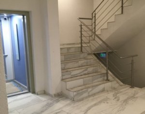 Apartament o camera, 45mp, garaj, zona Andrei Muresanu