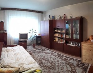 Apartament cu 4 camere in Plopilor, decomandat, 2 bai, balcon, etaj 1 din 4 