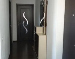 Apartment 3 rooms for sale in Floresti