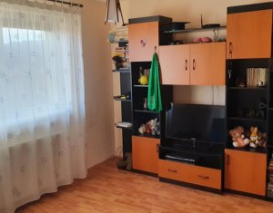 Apartment 3 rooms for sale in Floresti