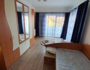 Apartment 3 rooms for sale in Floresti