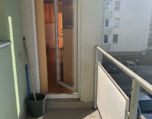 Vanzare apartament 3 camere, cu garaj in Floresti, zona Eroilor