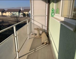 Vanzare apartament 3 camere, cu garaj in Floresti, zona Eroilor