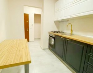 Apartament 2 camere semidecomandat cu balcon, Horea