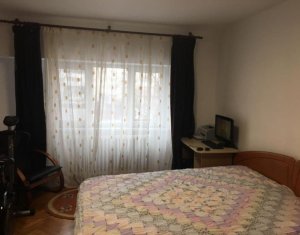Apartament cu 3 camere, decomandat, Aurel Vlaicu