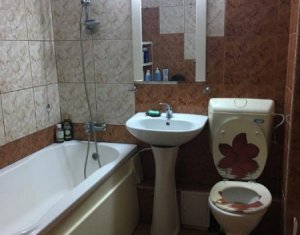 Apartament cu 3 camere, decomandat, Aurel Vlaicu