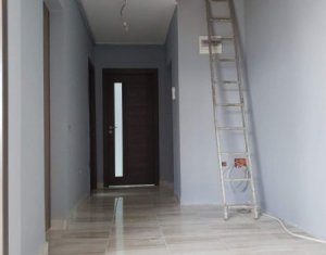 Apartament 2 camere, decomandat, etaj intermediar, Baciu