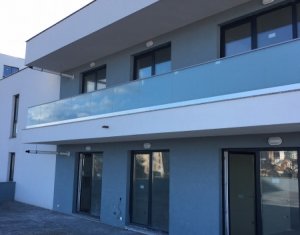 Un deosebit apartament de 2 camere cu terasa si panorama superba asupra orasului