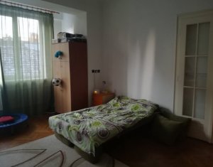 Apartament 4 camere, zona centrala, cladire interbelica