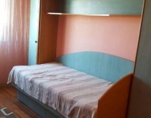 Apartament cu 4 camere, decomandat 80 mp, 2 bai, etaj 2 din 8, garaj, Marasti