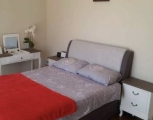 Apartament 3 camere 74 mp, garaj, In spate la Vivo