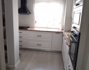 Appartement 4 chambres à vendre dans Cluj-napoca, zone Manastur