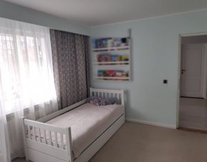 Apartament ultrafinisat cu 4 camere, decomandat, etaj intermediar, Manastur