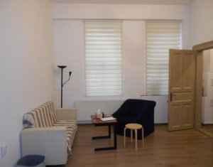 CENTRAL - Apartament cu 2 camere, zona Primarie, parcare