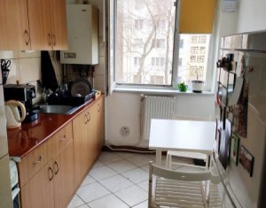 Apartament 2 camere, etaj intermediar, Horea