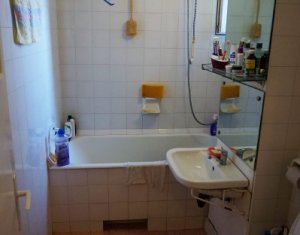 GRUIA - Apartament 2 camere decomandat, boxa 10 mp + garaj, zona stadion CFR