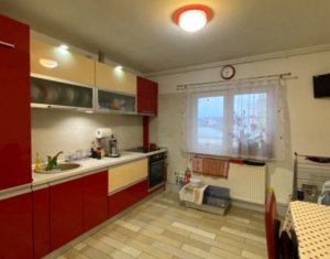 Apartament 3 camere, 77mp balcon, etaj 6 din 8, parcare si beci, zona Bucuresti