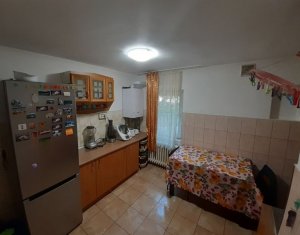 CENTRU - Apartament 3 camere, 76 mp, decomandat, 2 bai