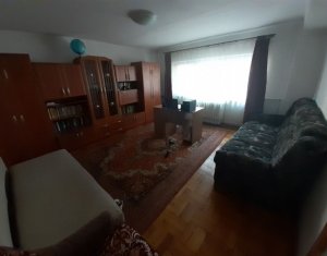 CENTRU - Apartament 3 camere, 76 mp, decomandat, 2 bai