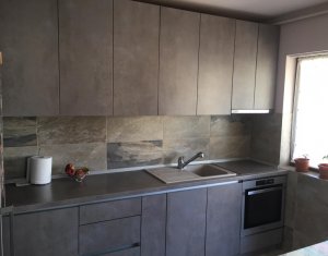 Apartment 3 rooms for sale in Floresti