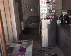 Vanzare apartament 3 camere, situat in Floresti, zona Sub Cetate