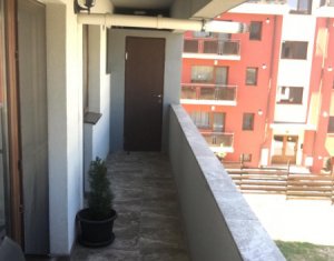 Apartment 3 rooms for sale in Floresti