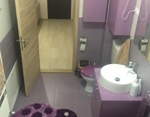 Vanzare apartament 3 camere, situat in Floresti, zona Sub Cetate