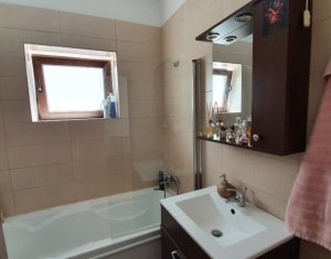 Vanzare apartament cu 2 camere, finisat, zona Restaurant Roata