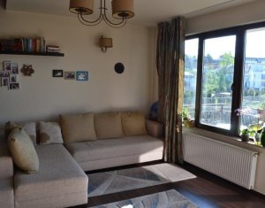 BORHANCI - Vanzare apartament cu 3 camere, decomandat, terasa, gradina, parcare