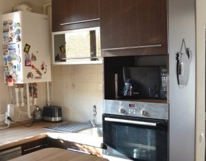 BORHANCI - Vanzare apartament cu 3 camere, decomandat, terasa, gradina, parcare