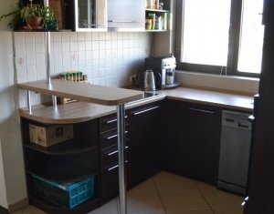 BORHANCI - Vanzare apartament cu 3 camere, decomandat, terasa, gradina, parcare