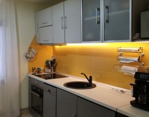 Apartament 3 camere, complet utilat si mobilat, centrala proprie, parcare