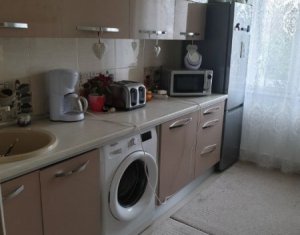 Vanzare apartament 2 camere, in vila, decomandat, zona Liceul Balcescu !