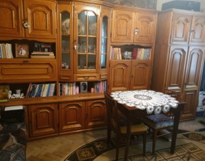 Vanzare apartament 2 camere, in vila, decomandat, zona Liceul Balcescu !