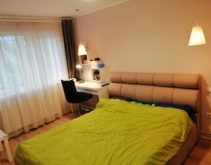 Apartament de 4 camere, ultrafinisat, mobilat si utilat, etaj 3, garaj !