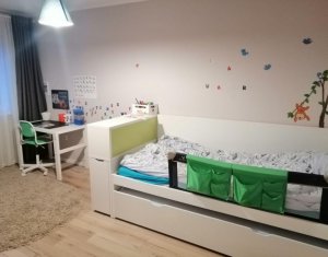 Apartament de 4 camere, ultrafinisat, mobilat si utilat, etaj 3, garaj !