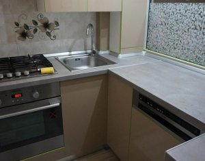 Apartament 2 camere, 44 mp, etaj intermediar, balcon, parcare cu CF zona Roata