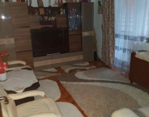 Apartament cu 4 camere, 85 mp, balcon, etaj 2 din 4, Manastur, Mehedinti