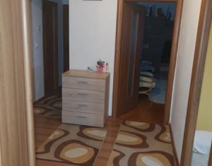 Apartament cu 4 camere, 85 mp, balcon, etaj 2 din 4, Manastur, Mehedinti