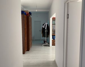 Vanzare apartament 3 camere, cu gradina in Floresti, zona Terra