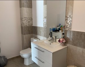 Vanzare apartament 3 camere, cu gradina in Floresti, zona Terra