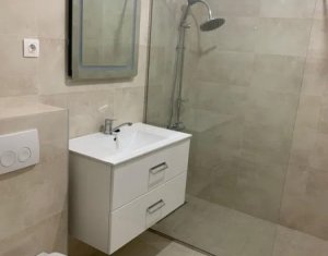 CENTRU - Vanzare apartament cu 2 camere + terasa 46 mp, parcare subterana