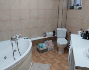 Apartament finisat cu gust, foarte spatios, ideal pentru familie