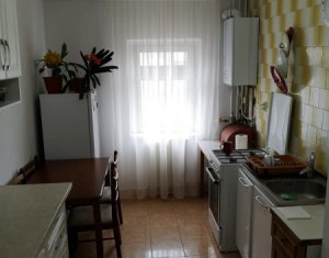 Apartament de 4 camere, zona Calea Floresti, decomandat, etaj intermediar 