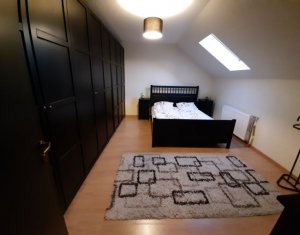 Appartement 5 chambres à vendre dans Cluj-napoca, zone Manastur