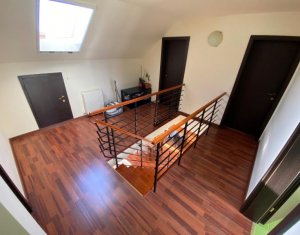 Appartement 5 chambres à vendre dans Cluj-napoca, zone Manastur